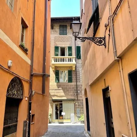 Residenza D'epoca Senatore Rolandi Ricci * ألبينغا